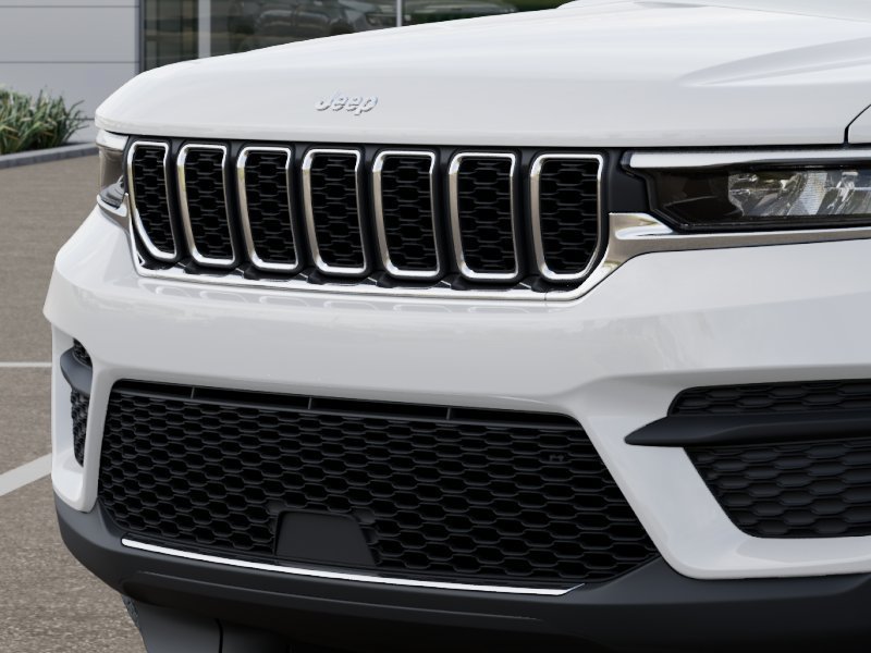New 2027 Jeep Grand Cherokee Laredo RWD image 11