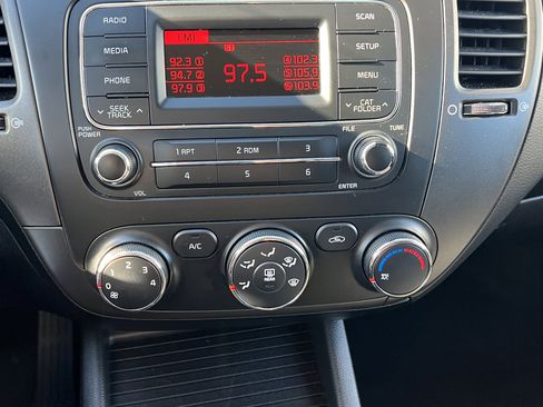 Used 2016 Kia Forte LX image 28