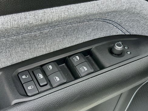 Used 2022 Jeep Compass Latitude FWD image 17