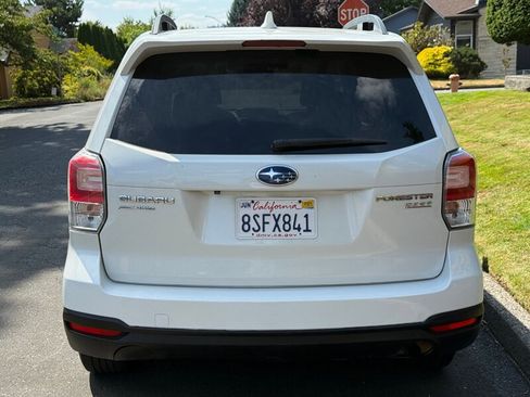 Used 2017 Subaru Forester 2.5i Premium image 5