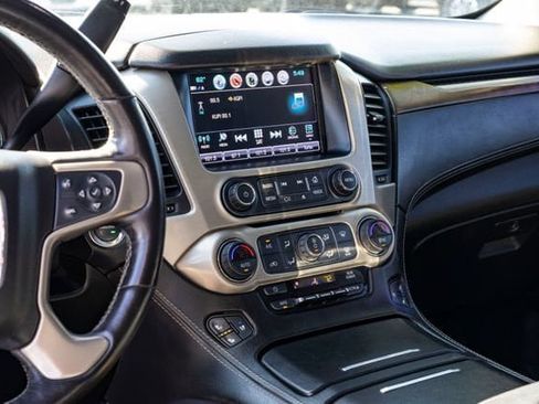 Used 2018 GMC Yukon Denali w/ Denali Ultimate Package AWD/4WD image 17