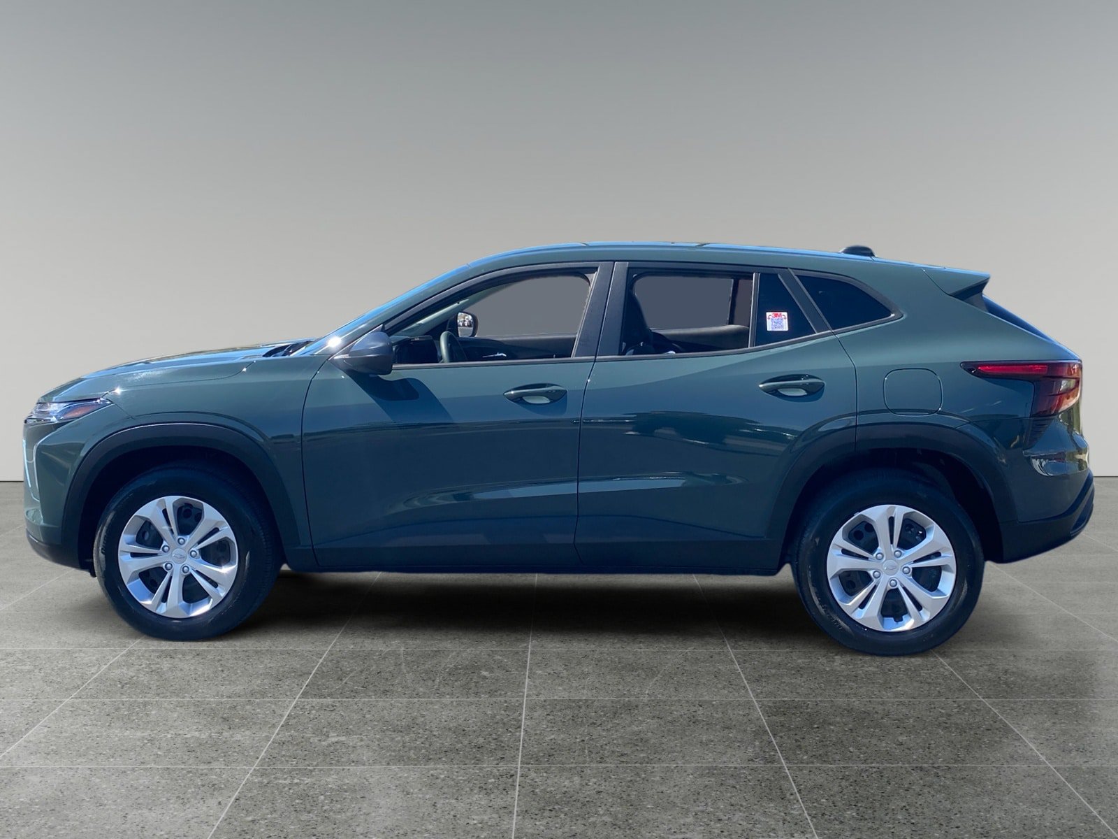 Used 2026 Chevrolet Trax LS FWD image 2