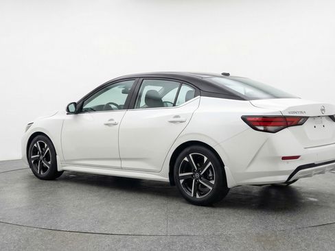 Used 2025 Nissan Sentra SV image 6