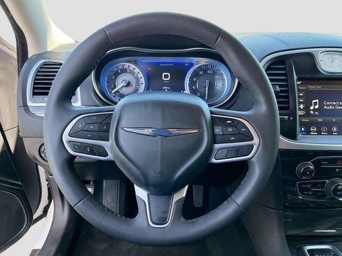 Used 2022 Chrysler 300 Touring w/ Sport Appearance Package RWD image 11