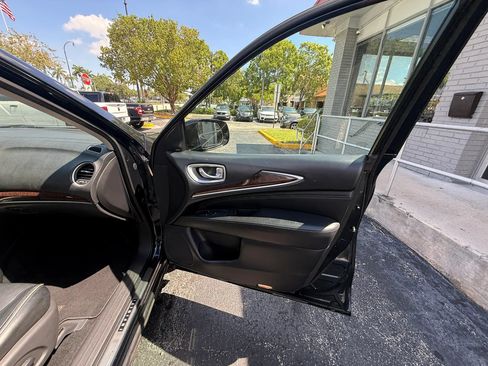 Used 2019 INFINITI QX60 Luxe w/ Sensory Package FWD image 17