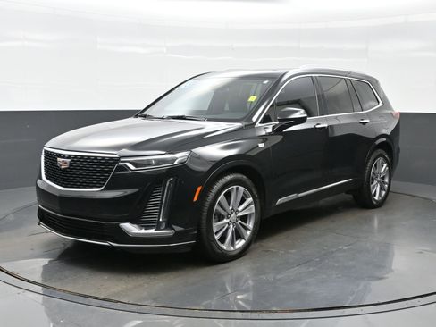 Used 2023 Cadillac XT6 Premium Luxury FWD image 2