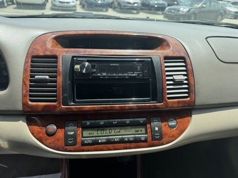 Used 2004 Toyota Camry XLE FWD image 14