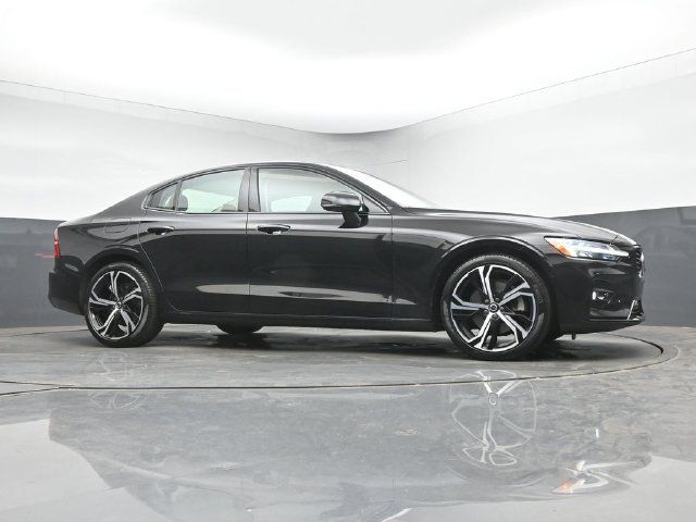 Used 2023 Volvo S60 B5 Ultimate w/ Protection Package Premier FWD image 34