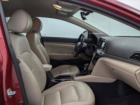 Used 2017 Hyundai Elantra Limited image 19
