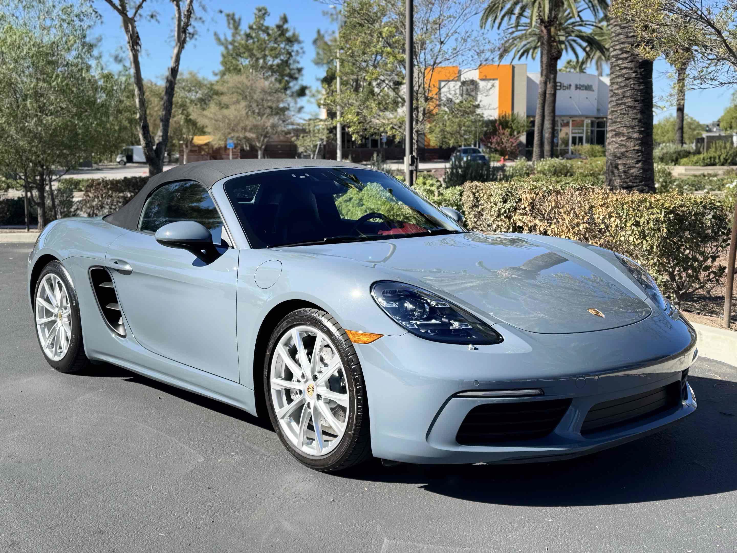 Used 2017 Porsche 718 Boxster RWD image 2