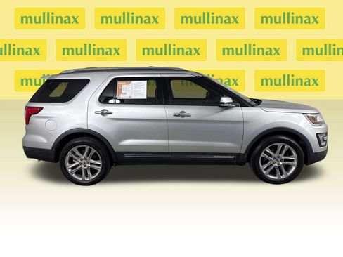 Used 2017 Ford Explorer Limited FWD image 2
