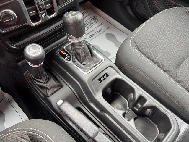Used 2021 Jeep Wrangler Unlimited Sport AWD/4WD image 17