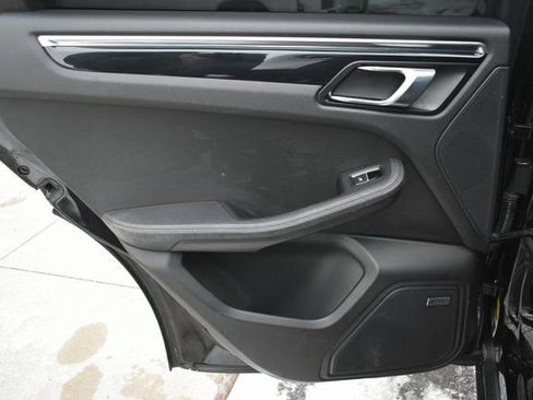 Used 2017 Porsche Macan S w/ Premium Package Plus image 35