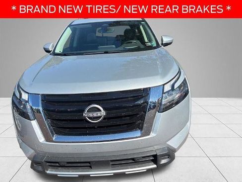 Used 2024 Nissan Pathfinder Platinum w/ Cargo Package FWD image 2
