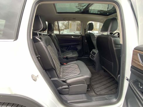Certified 2024 Volkswagen Atlas SEL Premium R-Line AWD/4WD image 28