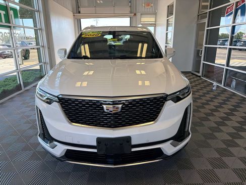 Used 2020 Cadillac XT6 Premium Luxury AWD/4WD image 2