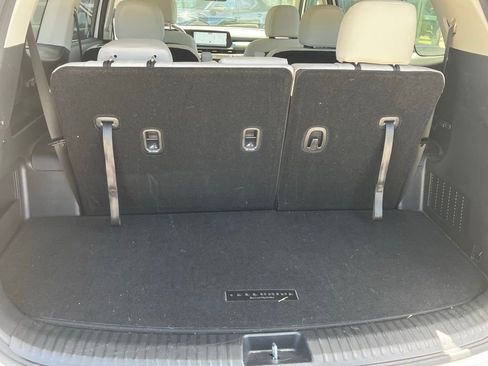 Used 2023 Kia Telluride S image 15