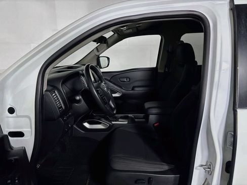 Used 2022 Nissan Frontier SV AWD/4WD image 11