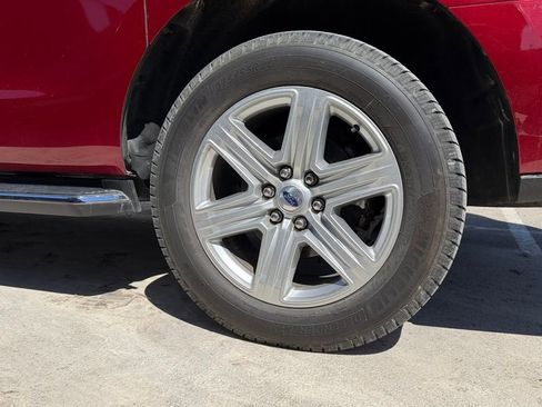 Used 2018 Ford Expedition Max XLT w/ Equipment Group 202A image 9