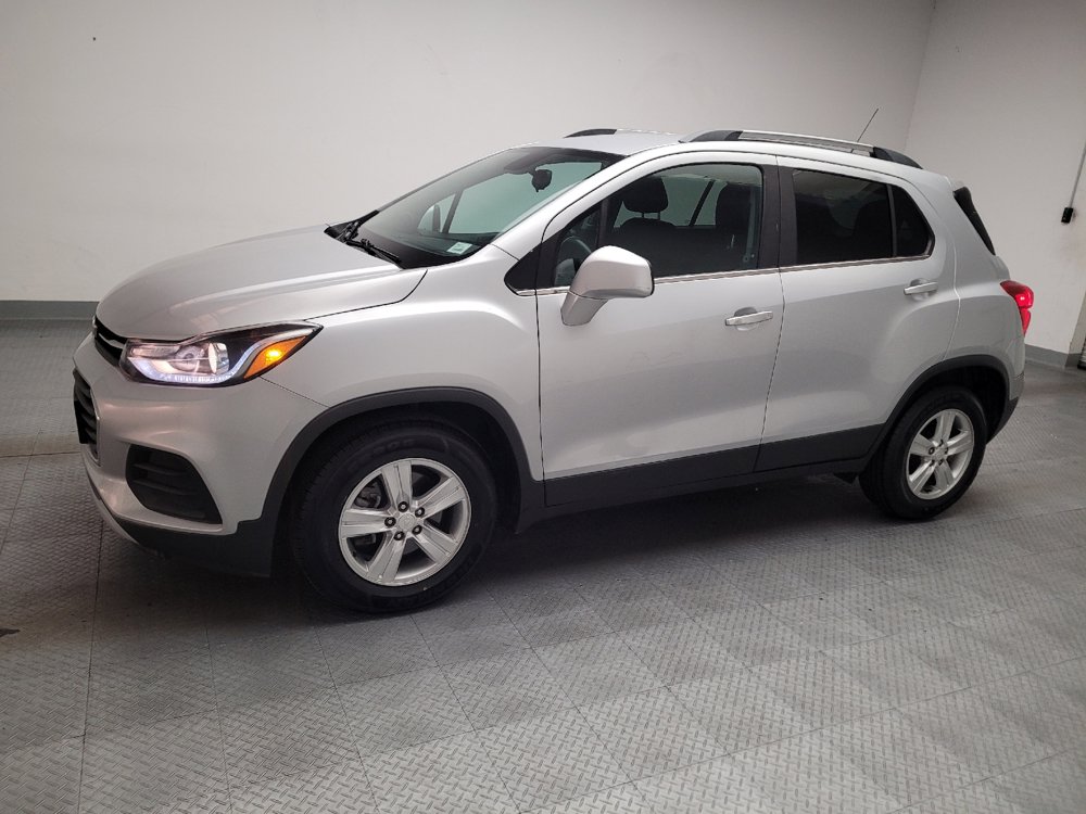 Used 2020 Chevrolet Trax LT FWD image 2