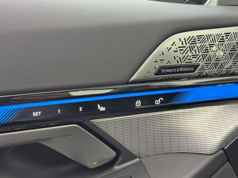 Used 2024 BMW i5 M60 w/ Premium Package image 18