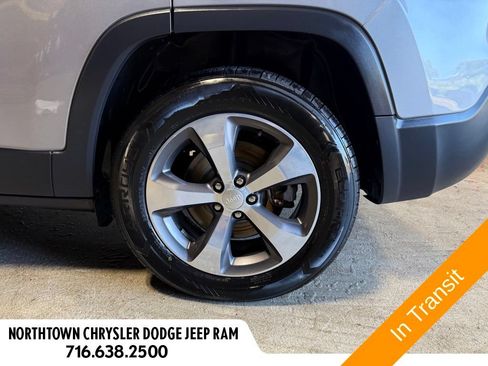 Used 2020 Jeep Cherokee Limited AWD/4WD image 38