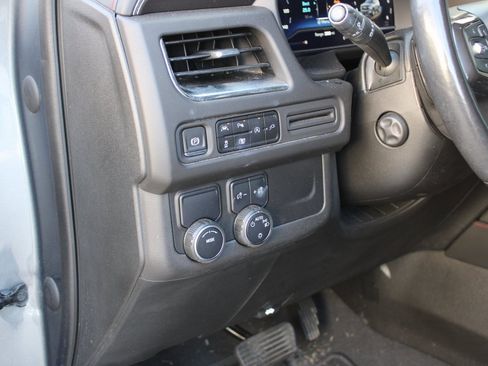 Used 2022 Chevrolet Suburban RST w/ Luxury Package image 25