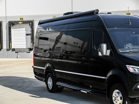 Used 2022 Mercedes-Benz Sprinter 3500 image 21