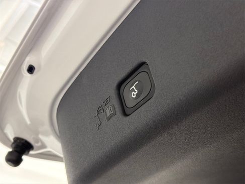 New 2026 Lincoln Nautilus Premier w/ Equipment Group 102A image 9