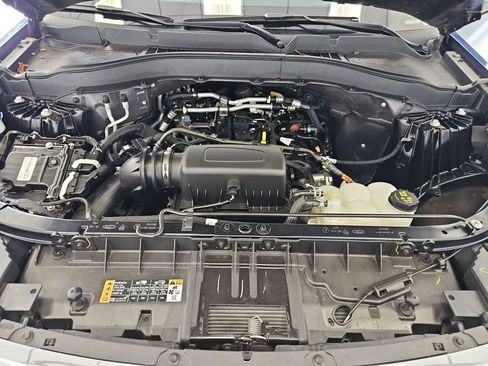 Used 2021 Ford Explorer XLT w/ Equipment Group 202A AWD/4WD image 31