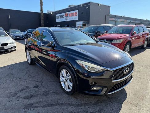 Used 2018 INFINITI QX30 Premium w/ Navigation Package image 22