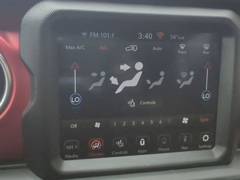 Used 2022 Jeep Wrangler Unlimited Rubicon w/ LED Lighting Group AWD/4WD image 19