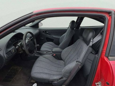 Used 2005 Chevrolet Cavalier Coupe w/ Sport Appearance Package FWD image 7