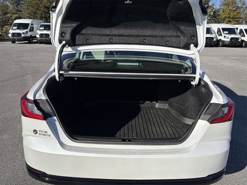 Used 2025 Toyota Camry XLE image 23