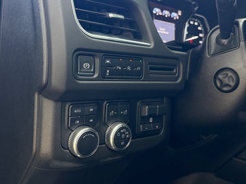 Used 2021 GMC Yukon XL SLT w/ SLT Luxury Plus Package AWD/4WD image 19