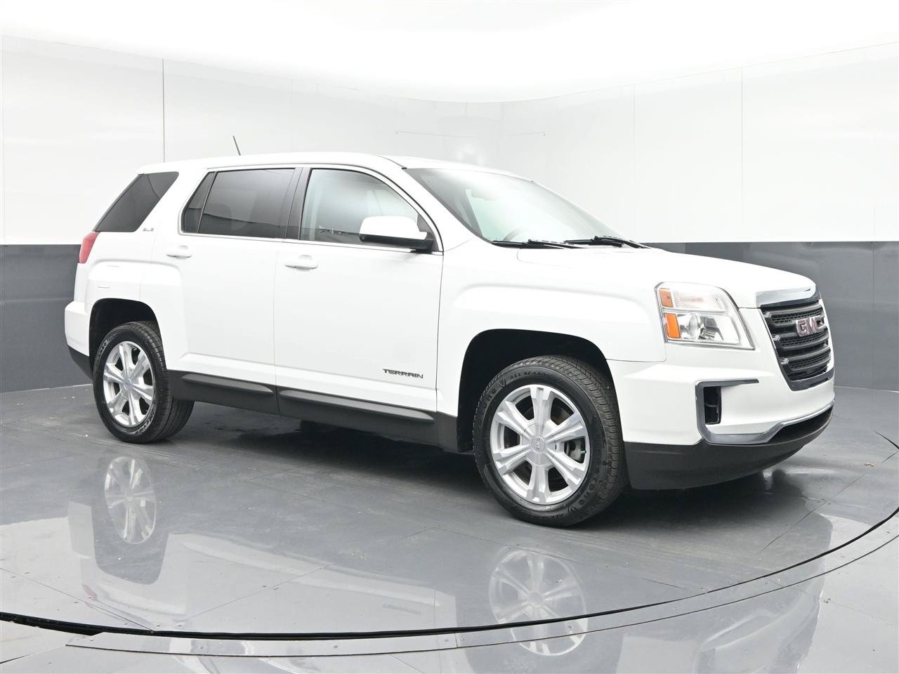 Used 2017 GMC Terrain SLE FWD image 3