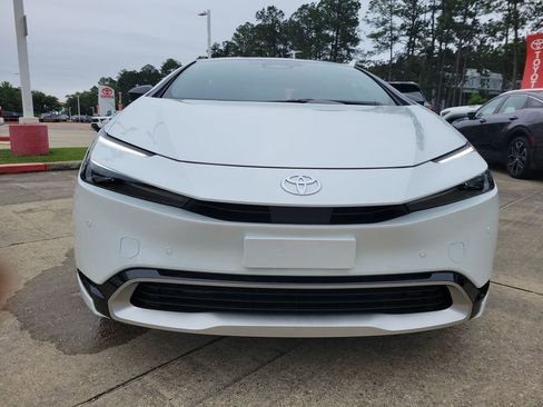New 2026 Toyota Prius Plug-In Hybrid FWD image 10