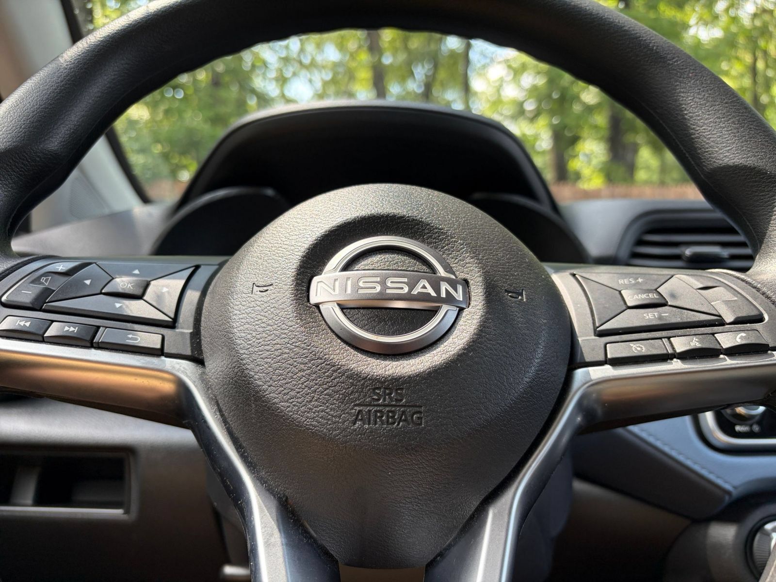 Used 2025 Nissan Versa SV FWD image 25