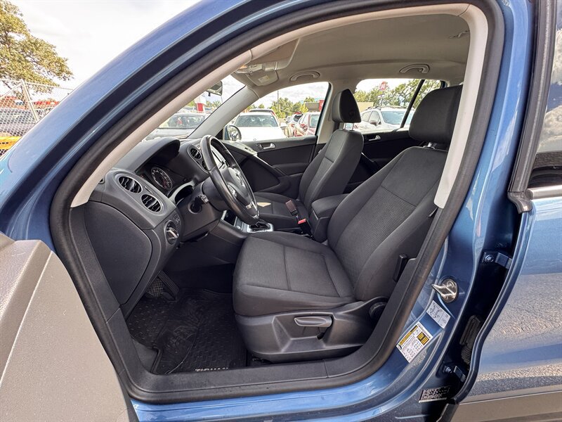 Used 2017 Volkswagen Tiguan Limited w/ Premium Package AWD/4WD image 13