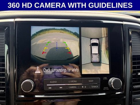 Used 2023 Nissan Titan PRO-4X w/ Pro-4x Convenience Package AWD/4WD image 3