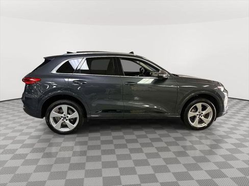Used 2025 Audi Q5 Premium Plus w/ Premium Plus AWD/4WD image 2