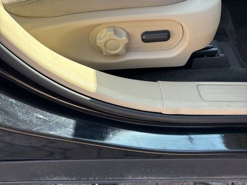 Used 2016 Ford Taurus SE image 29