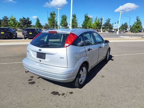 Used 2003 Ford Focus ZX5 Hatchback FWD image 3