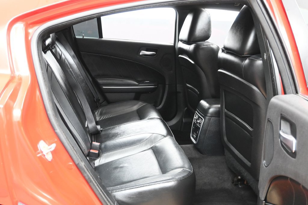Used 2017 Dodge Charger R/T w/ Premium Group RWD image 8