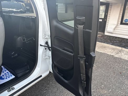 Used 2021 Chevrolet Colorado W/T w/ WT Convenience Package image 13