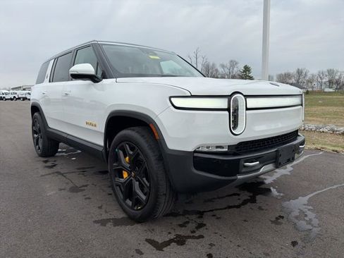 Used 2024 Rivian R1S Adventure image 1