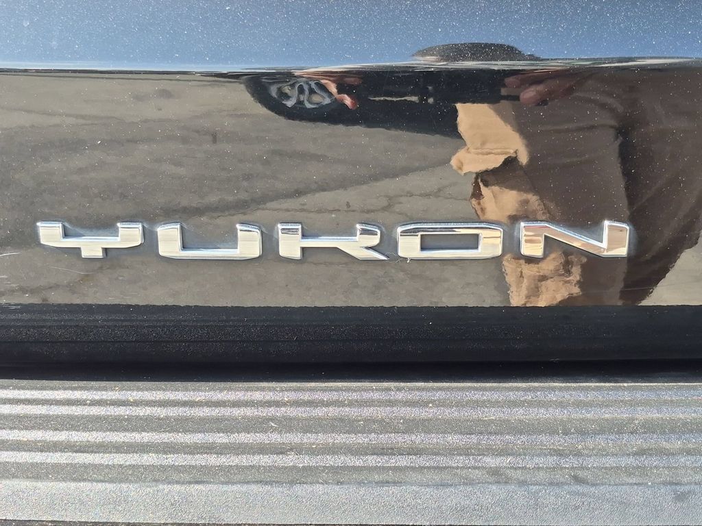 Used 2025 GMC Yukon Denali AWD/4WD image 25