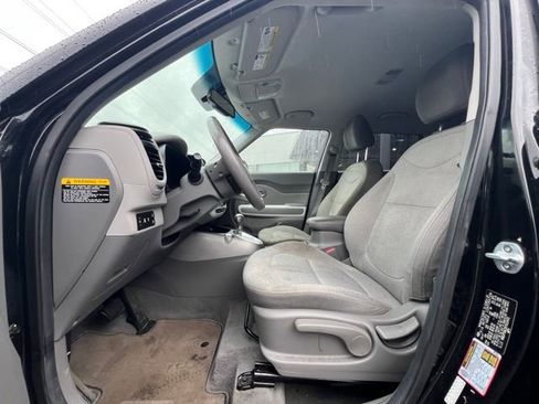 Used 2017 Kia Soul EV FWD image 14