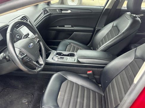 Used 2018 Ford Fusion SE w/ Equipment Group 201A image 5