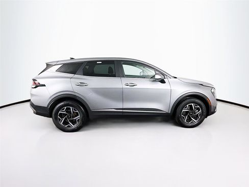 Used 2023 Kia Sportage LX image 8